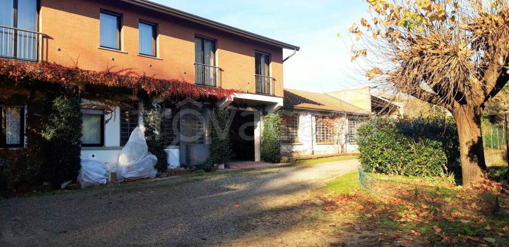 Villa in vendita ad Arsago Seprio via Giovanni Boccaccio
