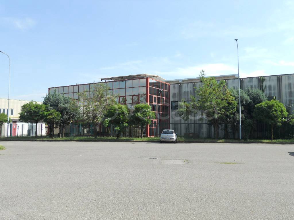 Capannone Industriale in affitto a Rho viale Alcide De Gasperi, 98