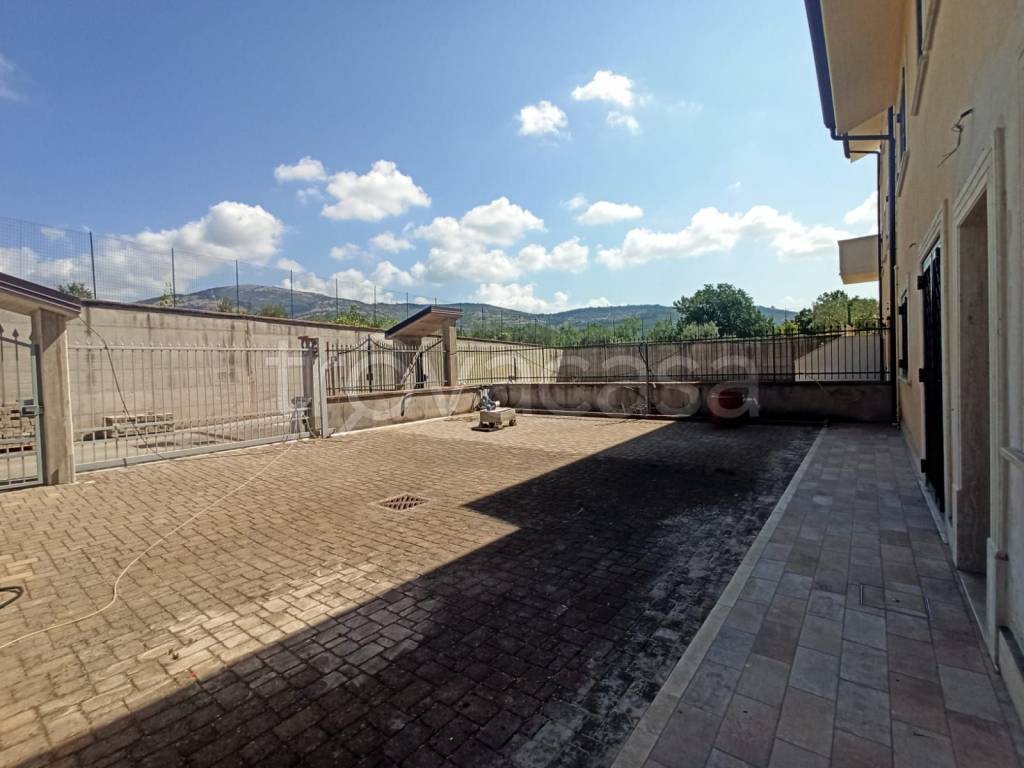 Villa Bifamiliare in vendita ad Alatri via San Manno