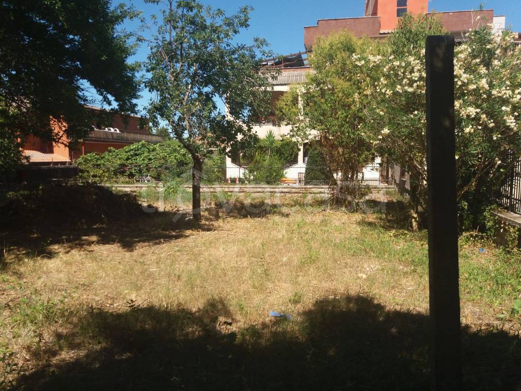 Terreno Residenziale in vendita a Roma via Cabiate