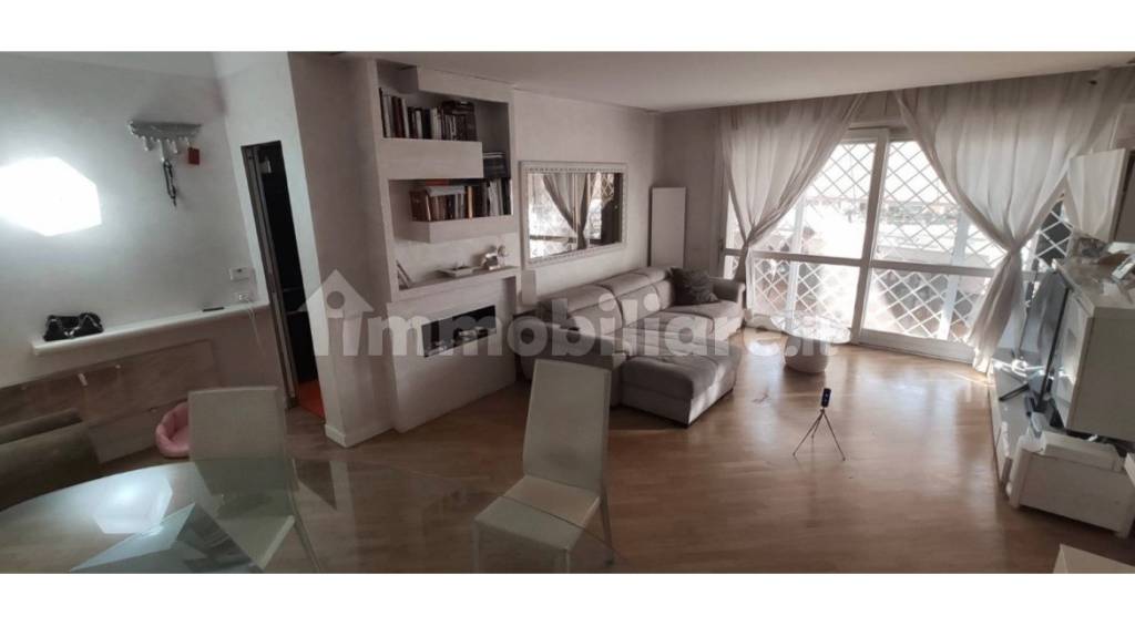 Appartamento in in affitto da privato a Roma via Pietro Ubaldo Angeletti, 60
