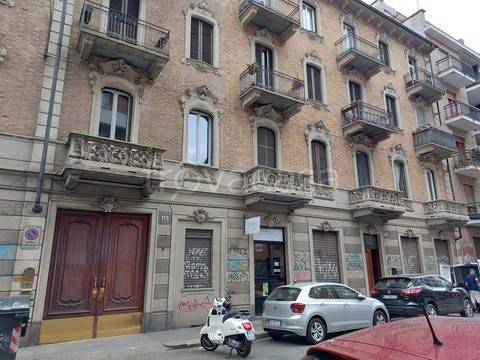 Negozio in affitto a Torino via Conte Luigi Tarino, 16