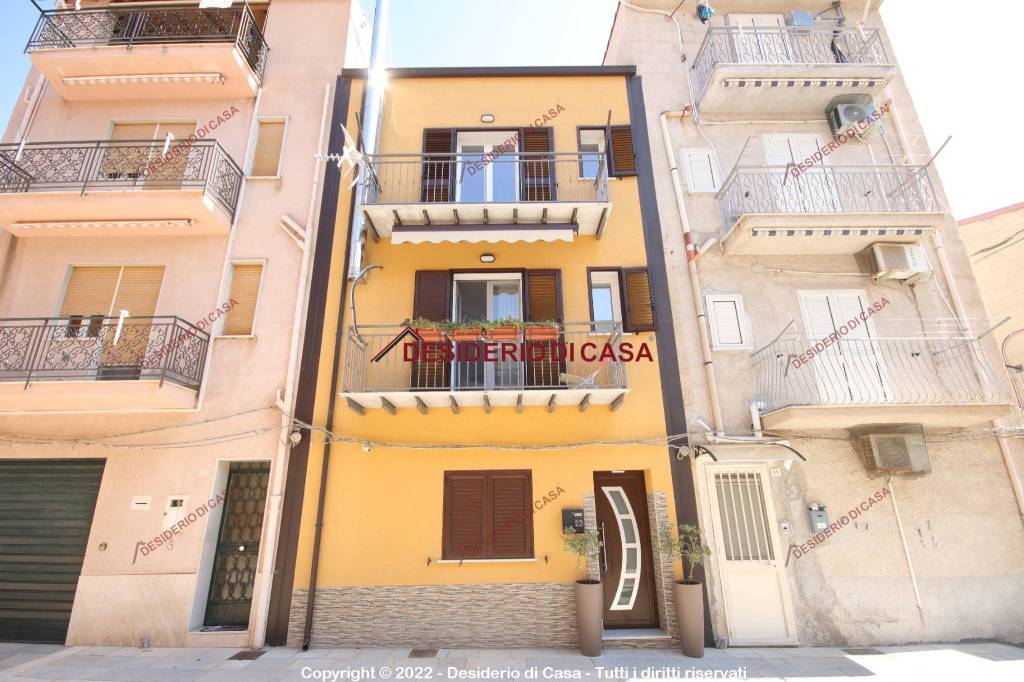 Casa Indipendente in vendita a Lascari via Luigi Sturzo, 25