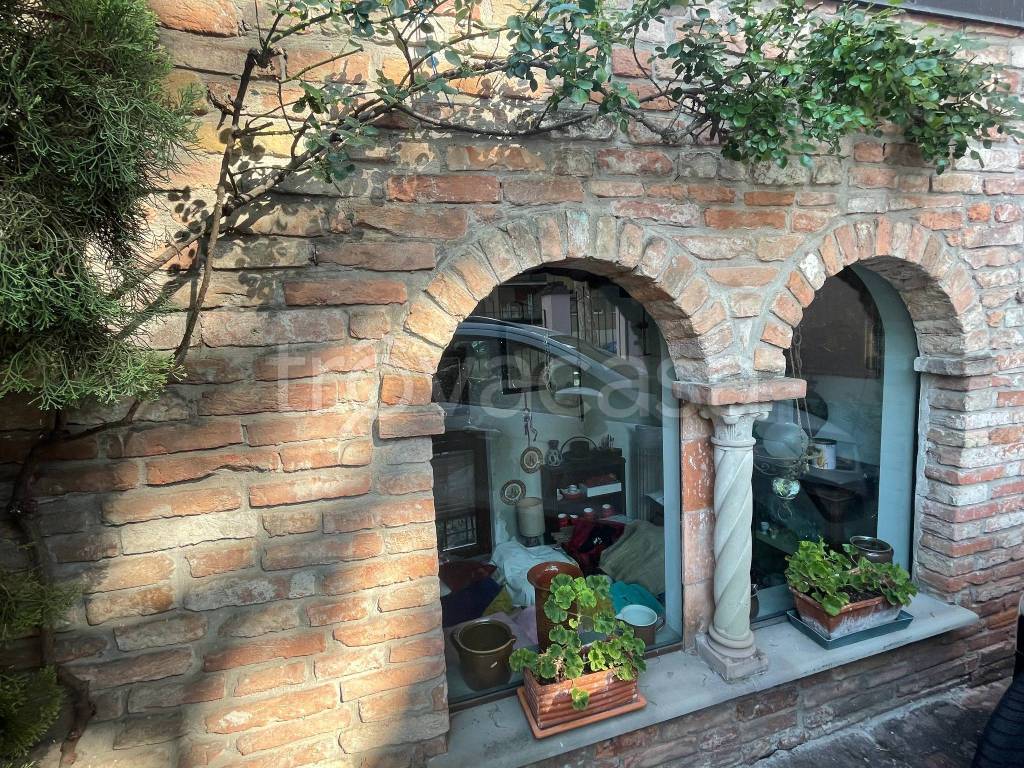 Villa in vendita a Piacenza viale Passeggio Pubblico, 83