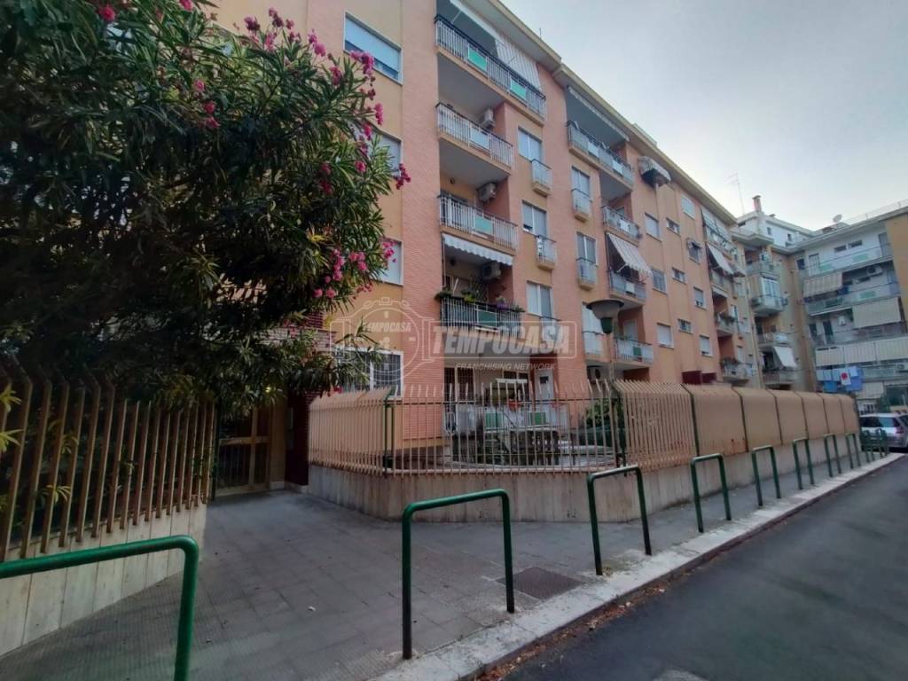 Appartamento in vendita a Bari via Antonio De Viti De Marco