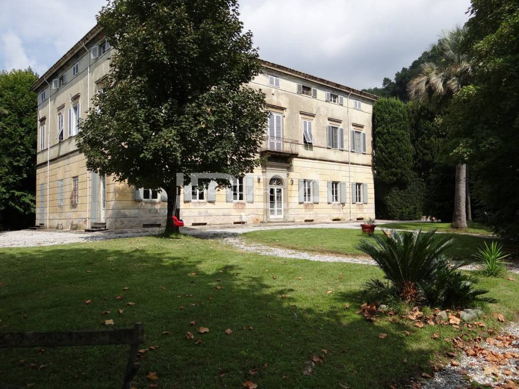 Villa in vendita a Lucca via di Palmata ,