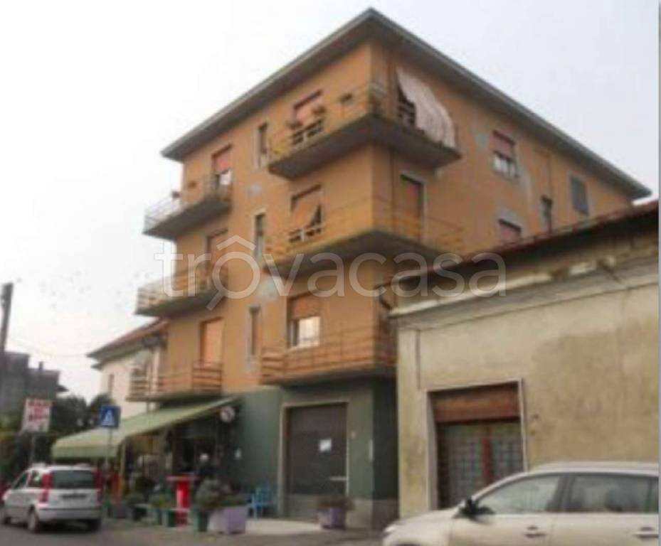 Ufficio in vendita a Isola Sant'Antonio via Giuseppe Mazzini 29