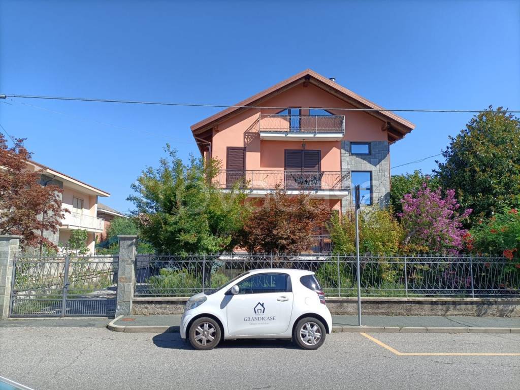 Villa Bifamiliare in vendita a Pianezza via Monginevro, 6