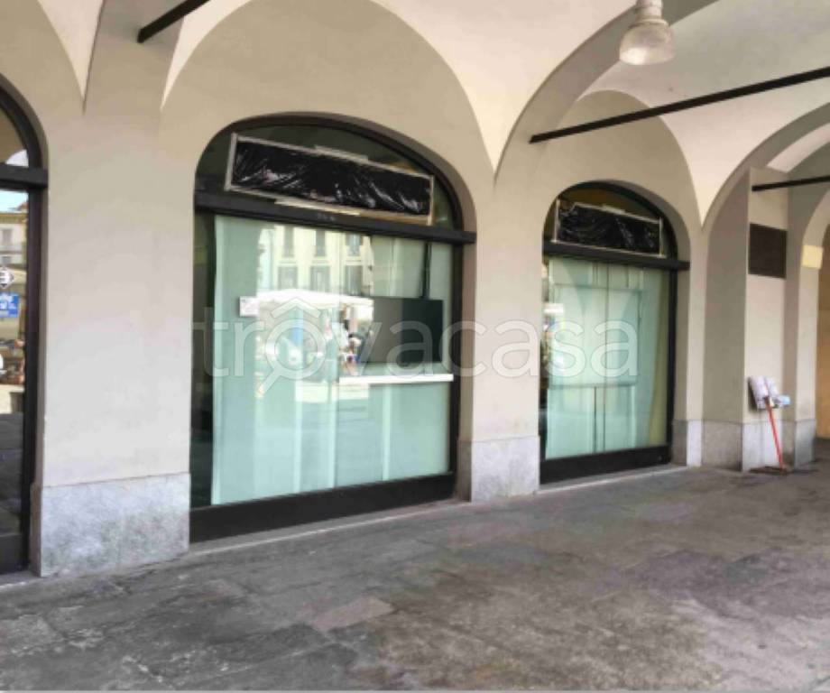 Filiale Bancaria in vendita a Vercelli corso Cavour 23