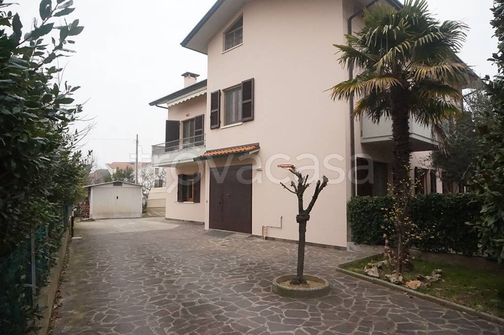 Villa Bifamiliare in vendita a Cervia via Bova