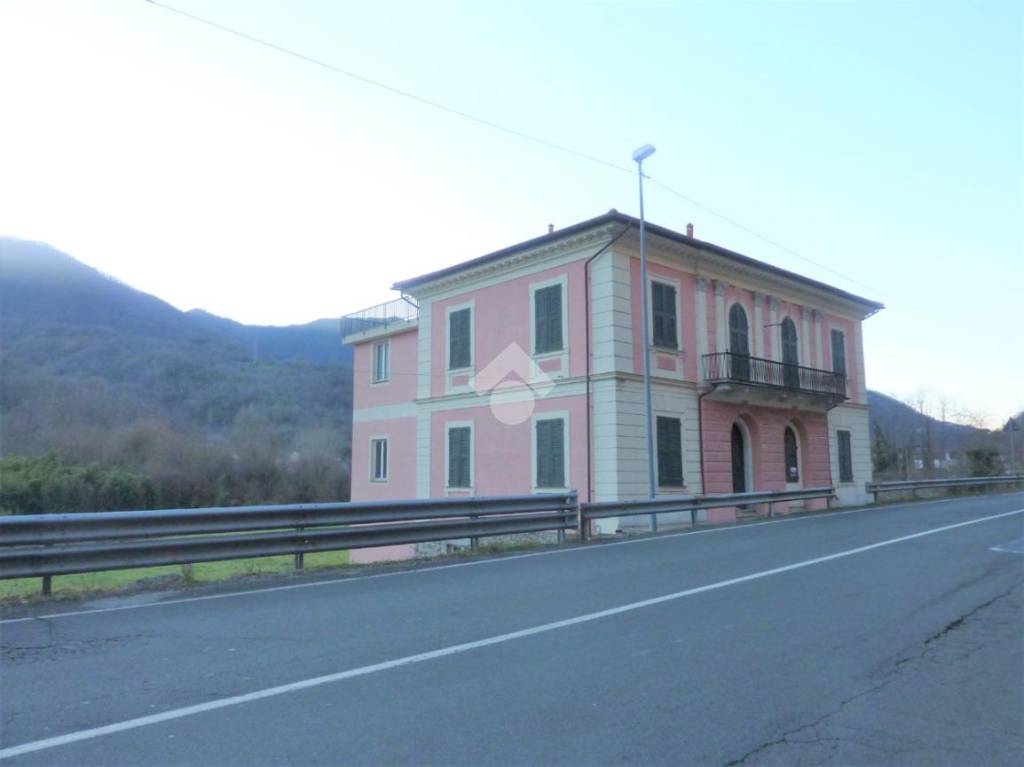 Appartamento in vendita a San Colombano Certenoli via Giovanni Garibaldi, 99