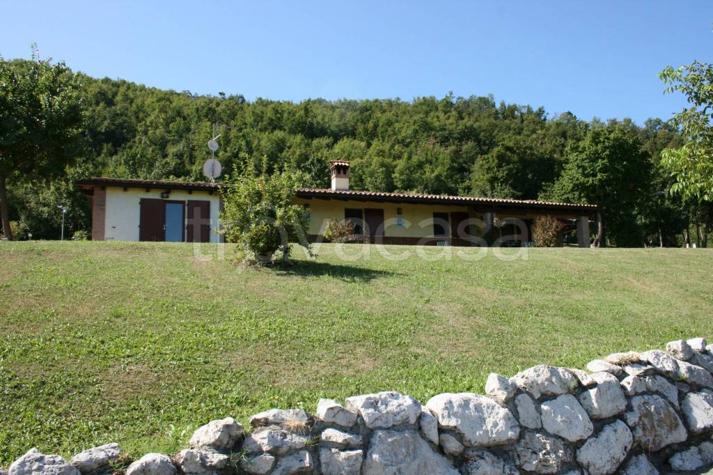Villa in vendita a Lugagnano Val d'Arda frazione Veleia Romana