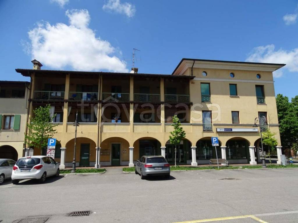 Ufficio in vendita a Montirone piazza Risorgimento