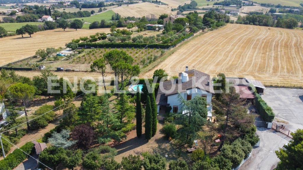 Villa in vendita a Pollenza via Campo Maggio