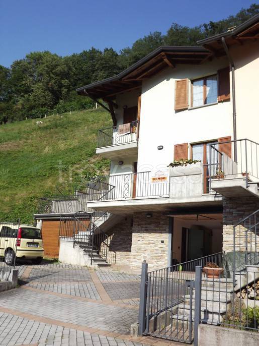 Villa a Schiera in vendita a San Pellegrino Terme via Belvedere