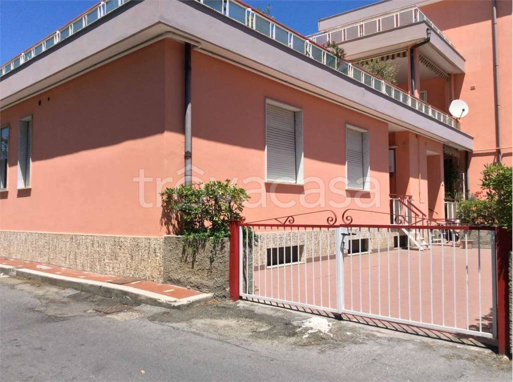 Appartamento in vendita ad Albenga via Novaro
