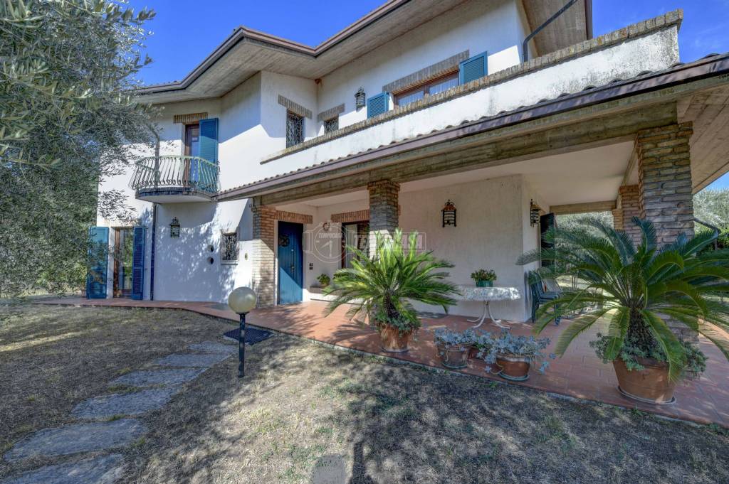 Villa in vendita a Sirmione via Giuseppe di Vittorio 14