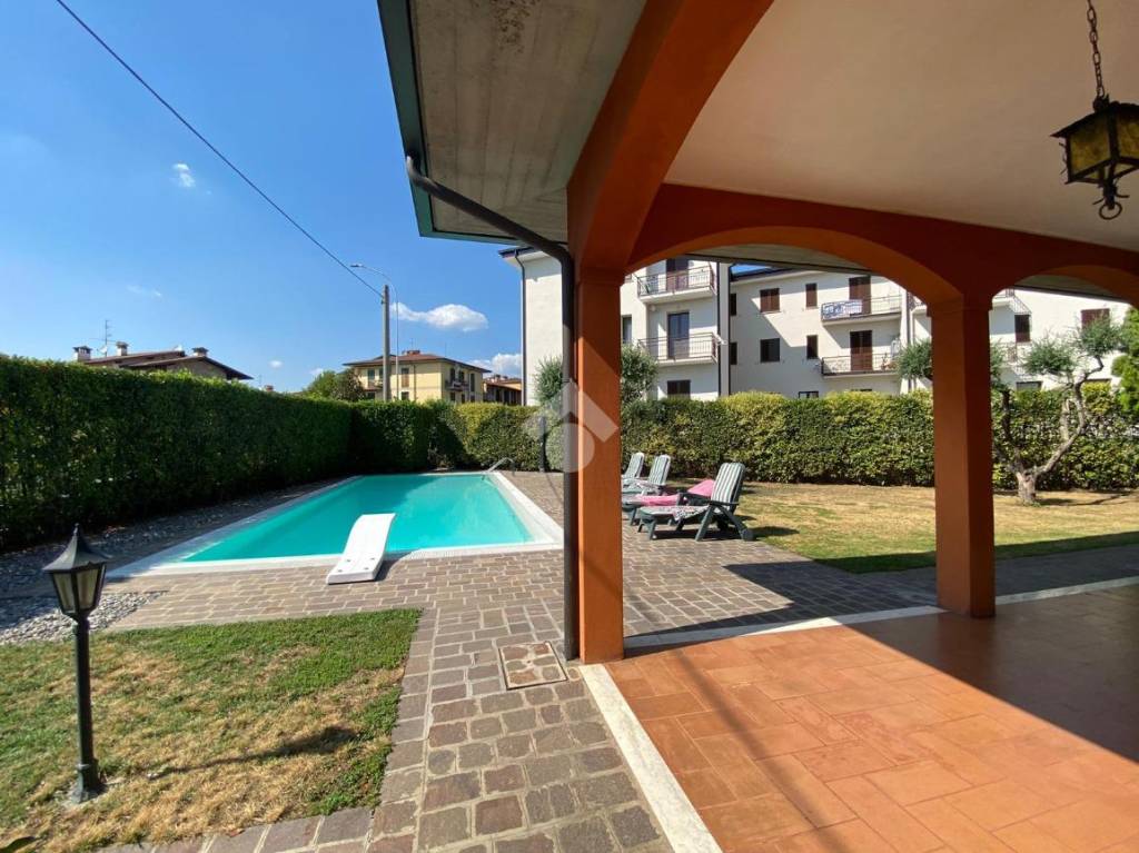 Villa in vendita a Cazzago San Martino via Alcide De Gasperi, 32