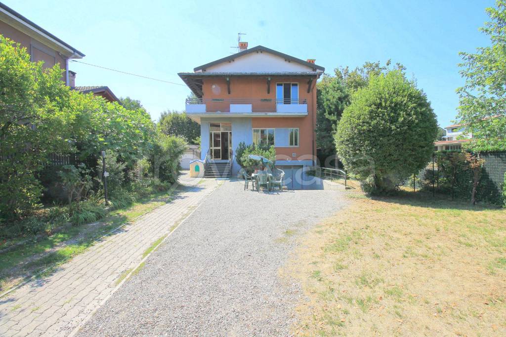 Villa in vendita a Cogliate via Milano, 8