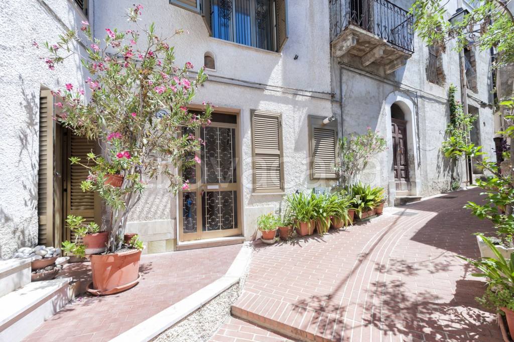 Appartamento in vendita a Collecorvino via Roma, 22