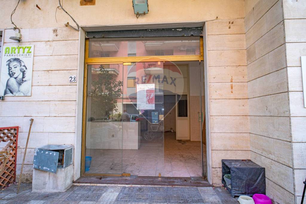 Negozio in vendita a Giarre via Vitaliano Brancati, 28