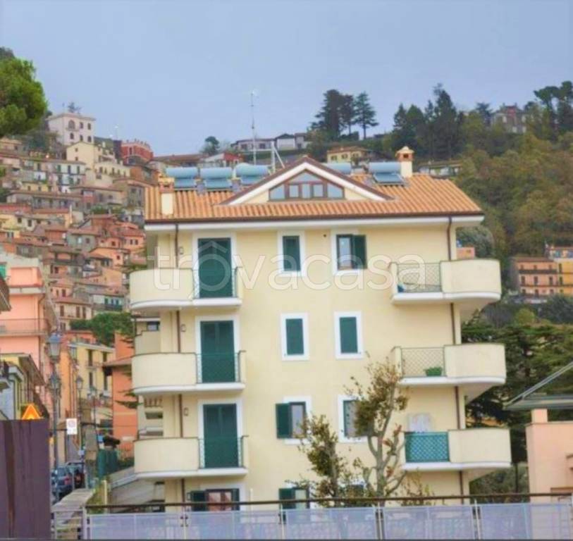 Appartamento in vendita a Rocca di Papa via Cavour, 35