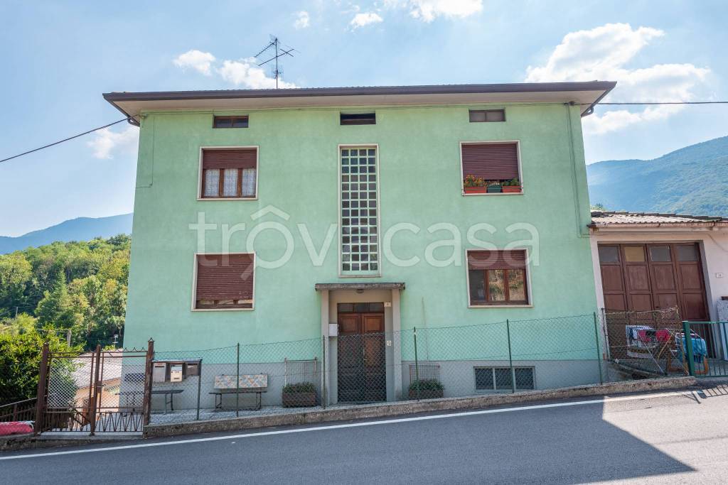 Appartamento in vendita a Sant'Omobono Terme via Antonio Locatelli, 9