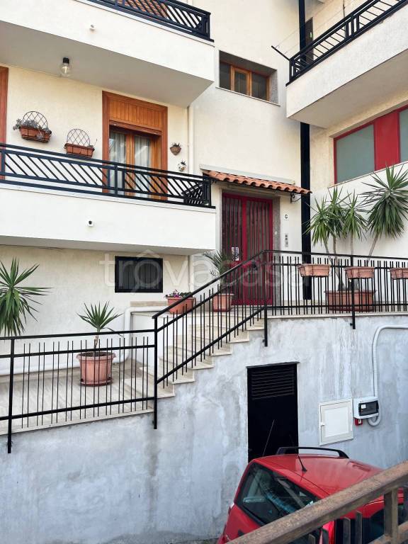 Appartamento in in vendita da privato a Bronte viale Giulio Cesare