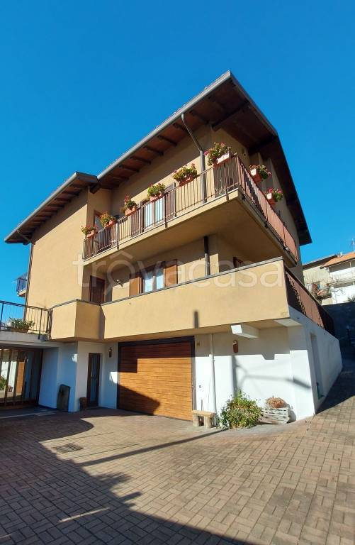 Villa Bifamiliare in in vendita da privato ad Abbadia Lariana via Onedo, -