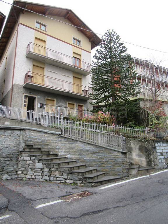 Appartamento in vendita a Lanzada via San Carlo, 144