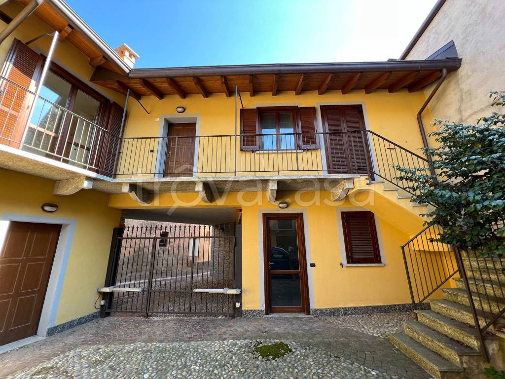 Appartamento in vendita a Paruzzaro via Zonca