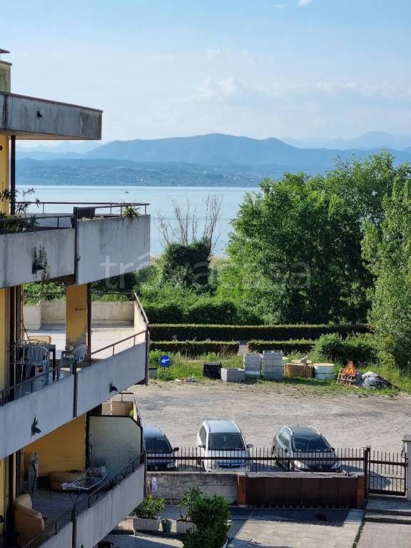 Appartamento in in vendita da privato a Desenzano del Garda via Aureliano, 7