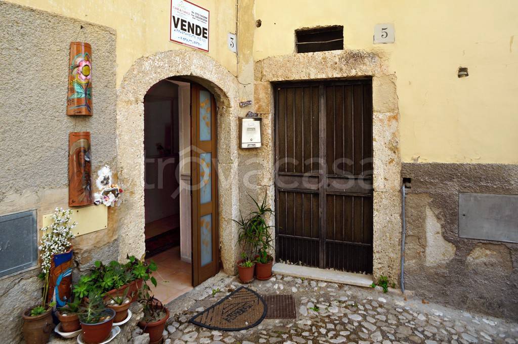 Appartamento in vendita ad Arpino via Civita Falconara, 3