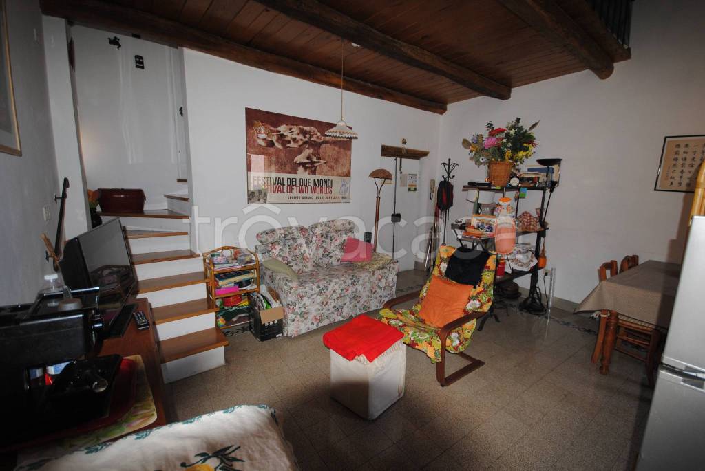 Appartamento in vendita a Spoleto via Goffredo Mameli, 48