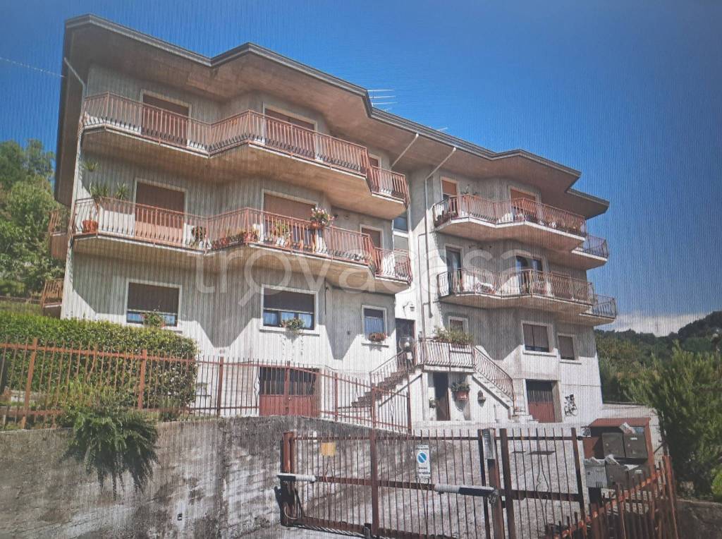 Appartamento in vendita ad Almenno San Salvatore via Cimaer