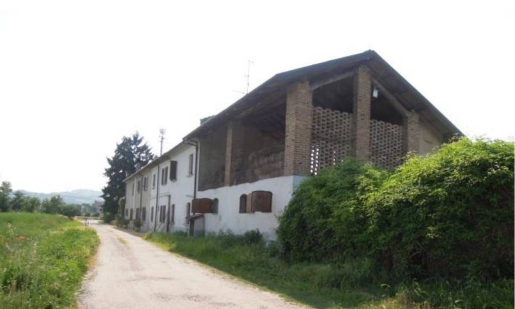 Azienda Agricola all'asta a Corvino San Quirico via Frazione Lavaggini, 11