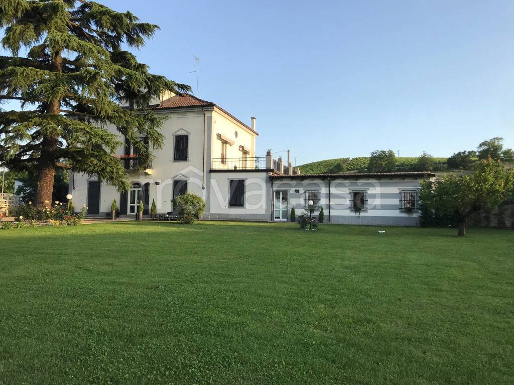 Villa in in vendita da privato a Novi Ligure strada di Serravalle, 40