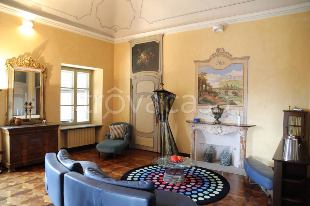 Appartamento in vendita a Chieri via Palazzo di Città, 12