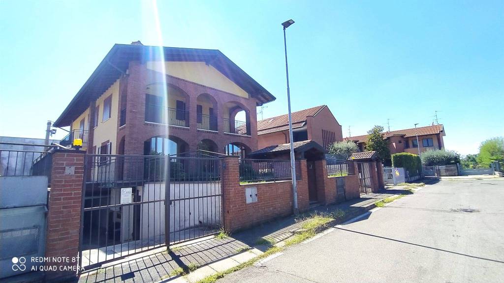 Villa in vendita a Romano di Lombardia via Zenith, 2