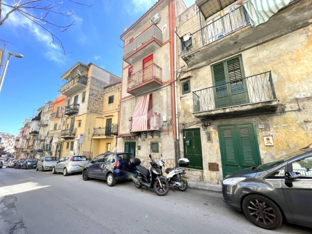 Appartamento in vendita a Palermo via San Martino, 170
