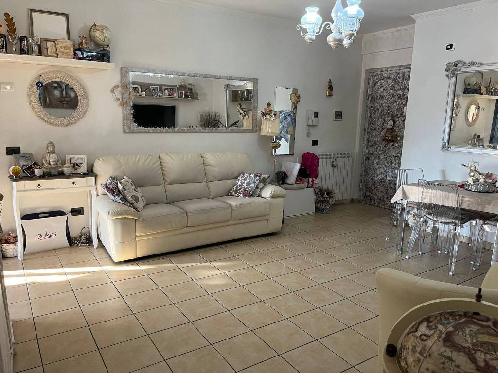 Appartamento in in vendita da privato a Guidonia Montecelio via Lombardia, 1E