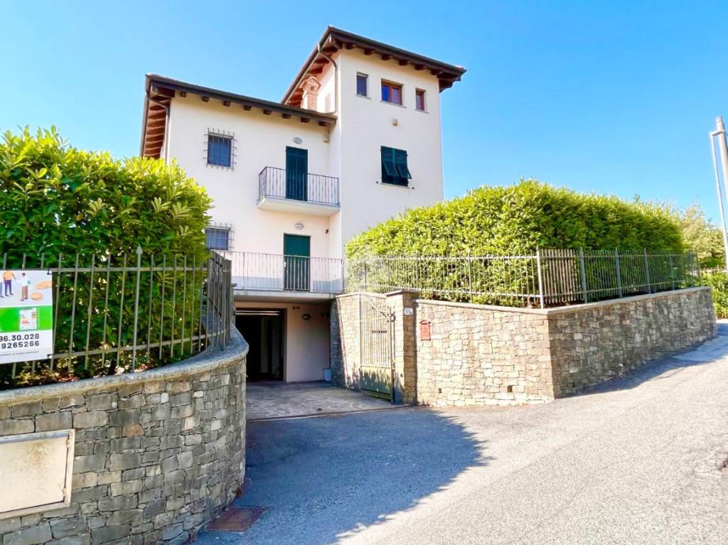 Villa in vendita a Busalla via Martiri del Turchino, 5