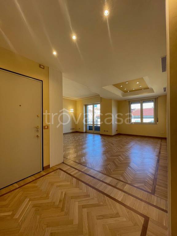 Appartamento in affitto a Milano via Carlo Ravizza, 7A