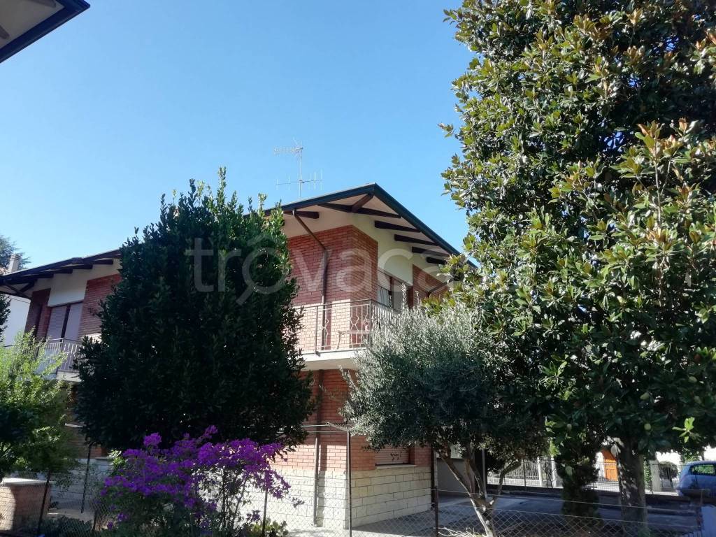 Villa in vendita a Cesena via Ceriana
