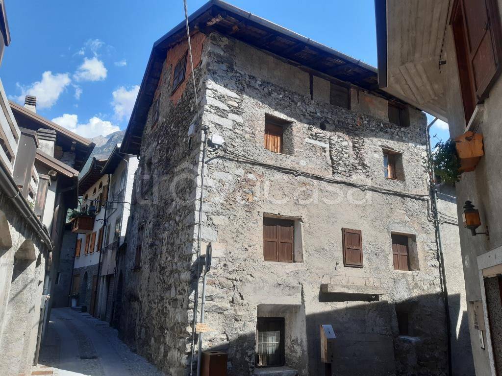 Casa Indipendente in vendita a Edolo via Fonatti, 27