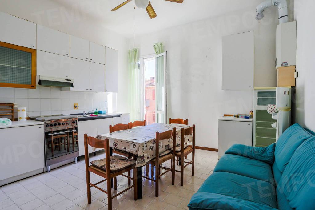 Appartamento in vendita a Bologna via Vittorio Veneto, 36