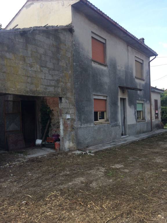 Casa Indipendente in vendita a Volta Mantovana strada Ferri