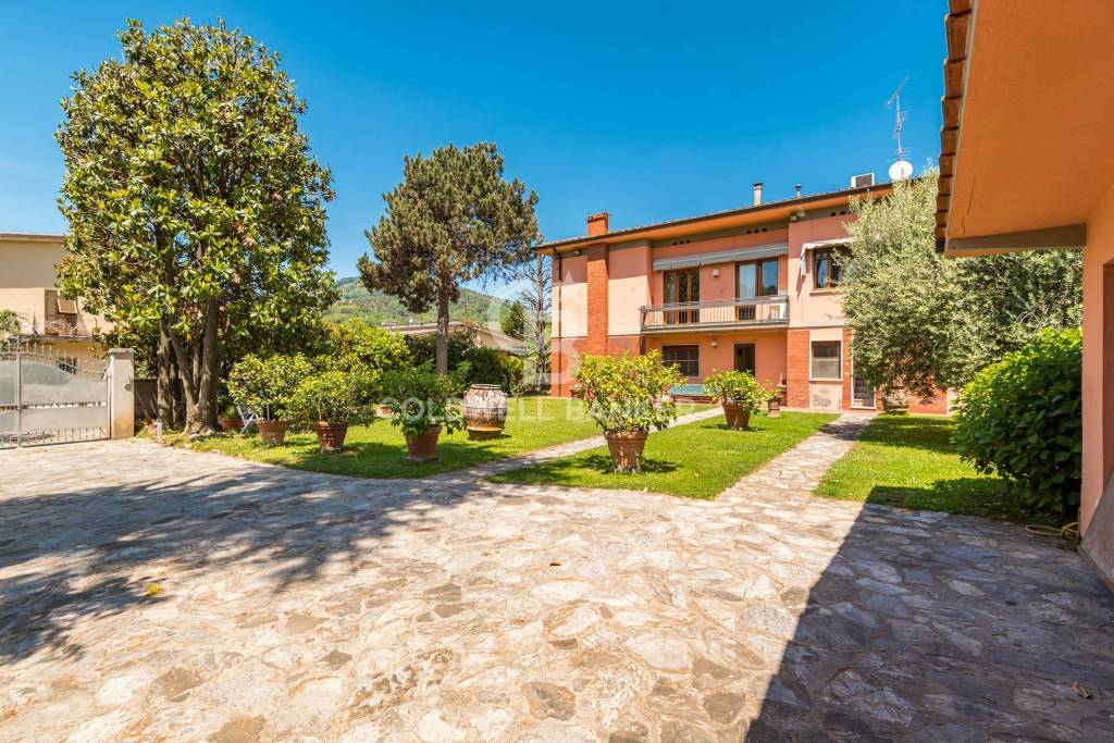 Villa in vendita a Lucca via nazionale, 1300