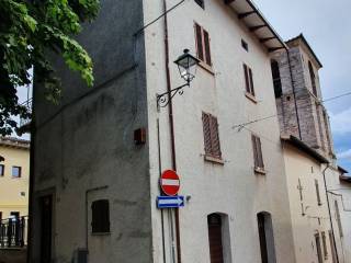 Casa indipendente in in vendita da privato a costacciaro piazza giuseppe garibaldi, 6