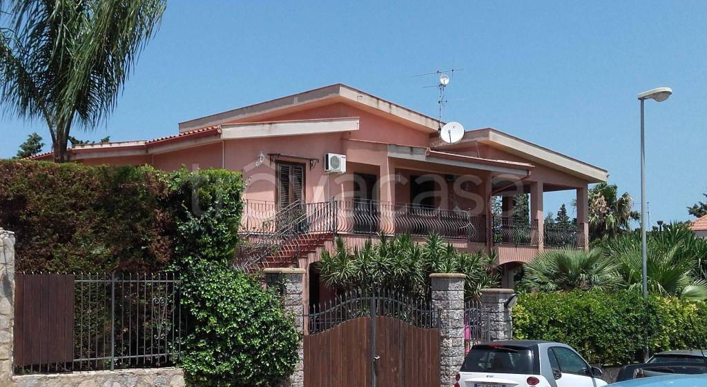 Villa Bifamiliare in in vendita da privato a Carini via Strada Statale 113 Ovest, 197